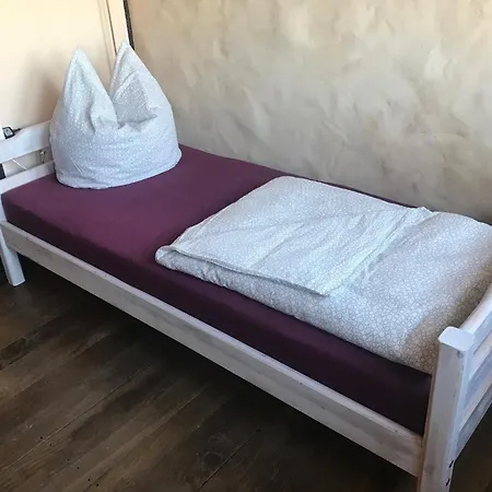 Interessante Wachstube Fuer 6 Pers Im Rittergut Bei Dresden