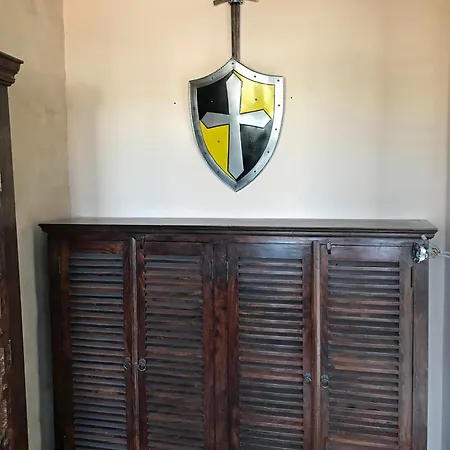 Апартаменты Interessante Wachstube Fuer 6 Pers Im Rittergut Bei Dresden Wachau